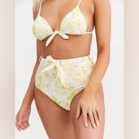 Charlie Holiday white and yellow floral bikini - Picture 2 of 5